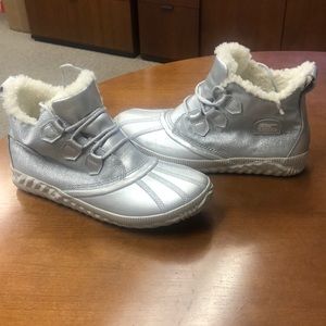 Woman’s Disney X Sorel- Out N About plus Frozen boot